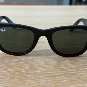 Mens Rayban Wayfarers Black RB4340